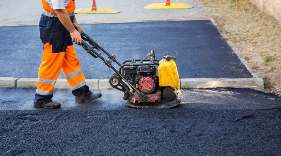 Professional gutter cleaning in Arrow Rock, MO